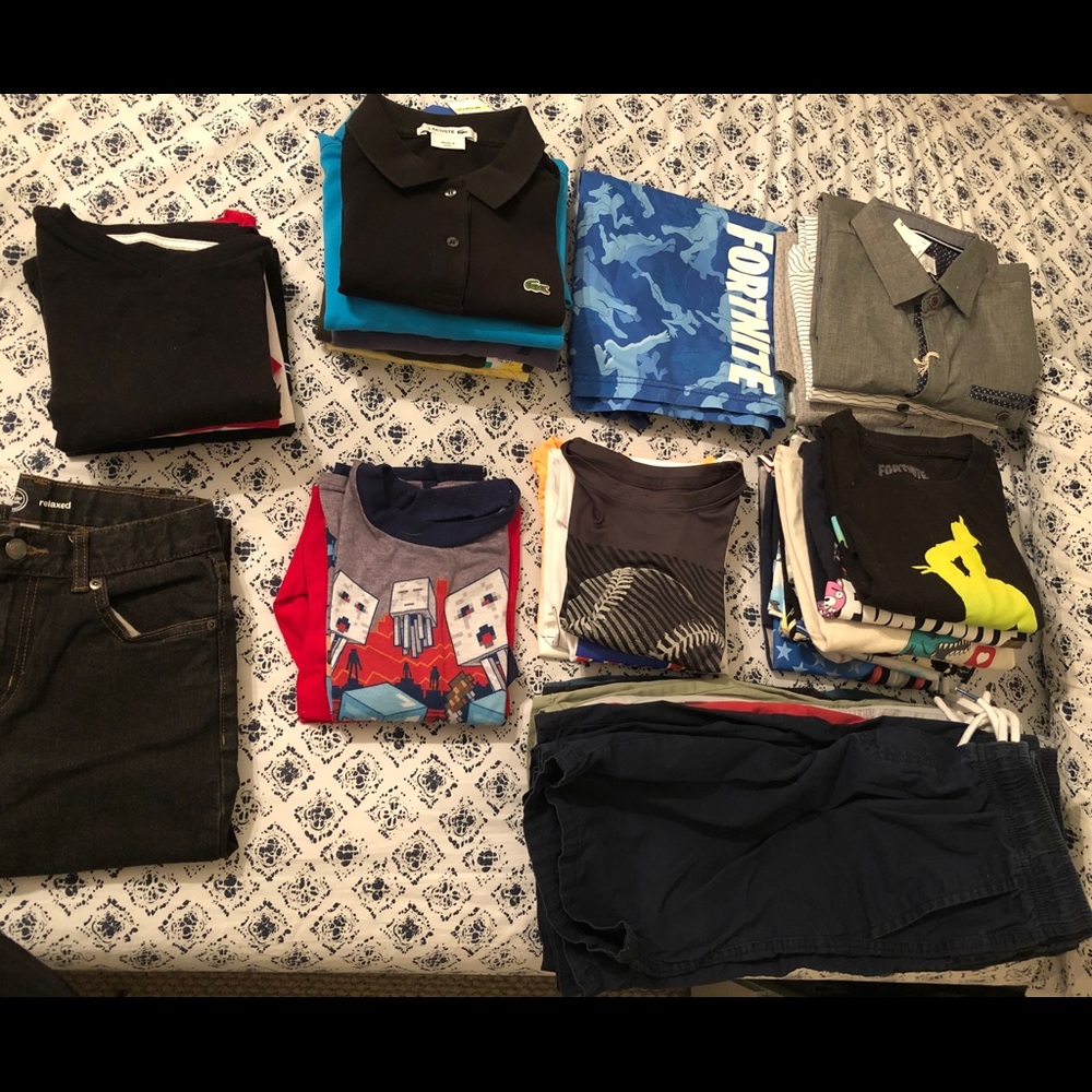 Lot of boys size 10/12 clothes in EUC!